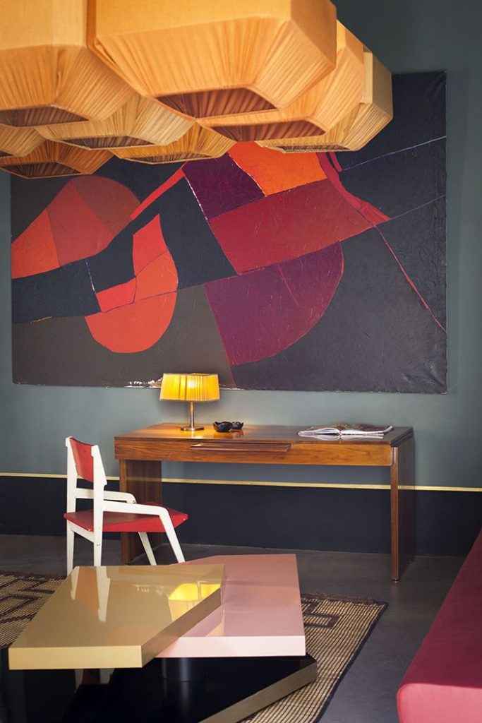 Un espace bureau haut en couleur