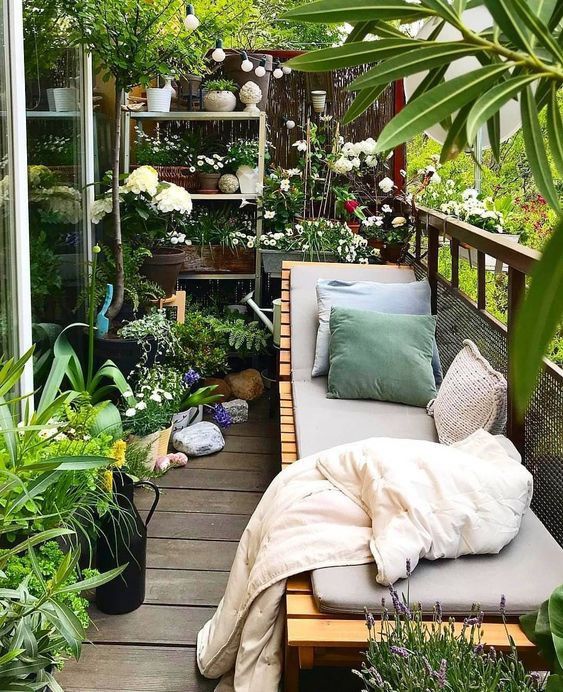 Aménager un petit balcon en ville par Oz by cath architecte d'intérieur à Le Vésinet