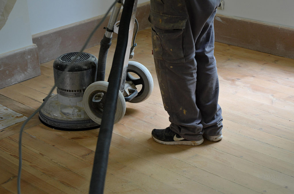Poncer un parquet