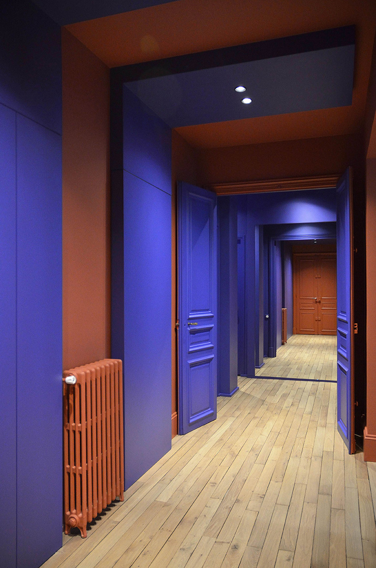 Projet Mignard : quelle couleur pour agrandir un couloir et l’animer ? Une collaboration coloriste et architecte d’intérieur
