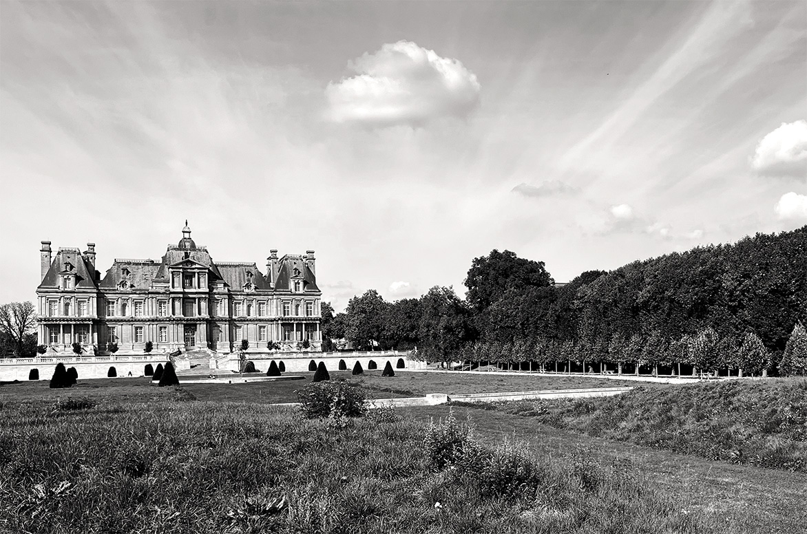 Ville de Maisons-Laffitte et son château vu depuis côté Seine